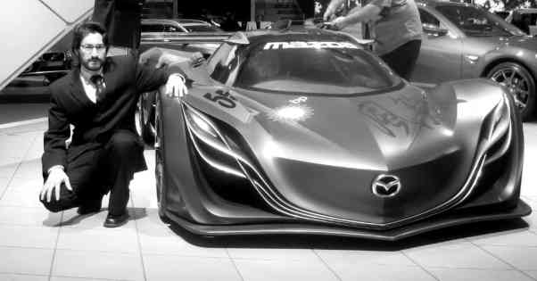 Carlos Salaff with the Mazda Furai concept (Detroit, 2008)